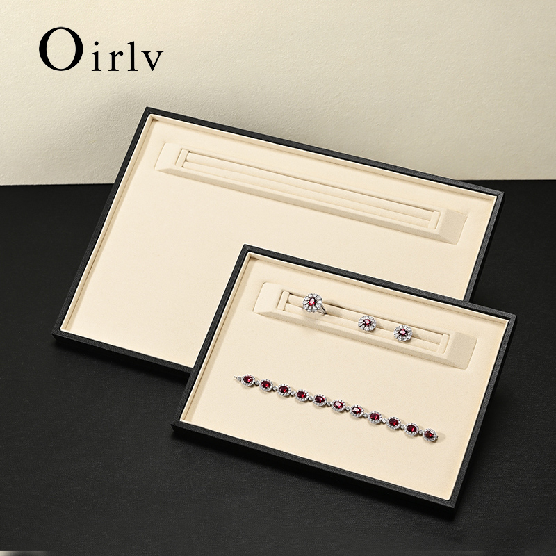 Taca na biżuterię ze skóry Oir – Body Jewelry Display recenzja i cena
