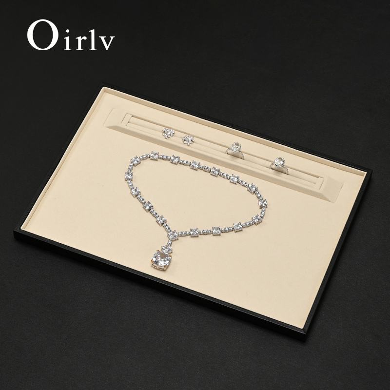 Taca na biżuterię ze skóry Oir – Body Jewelry Display recenzja i cena